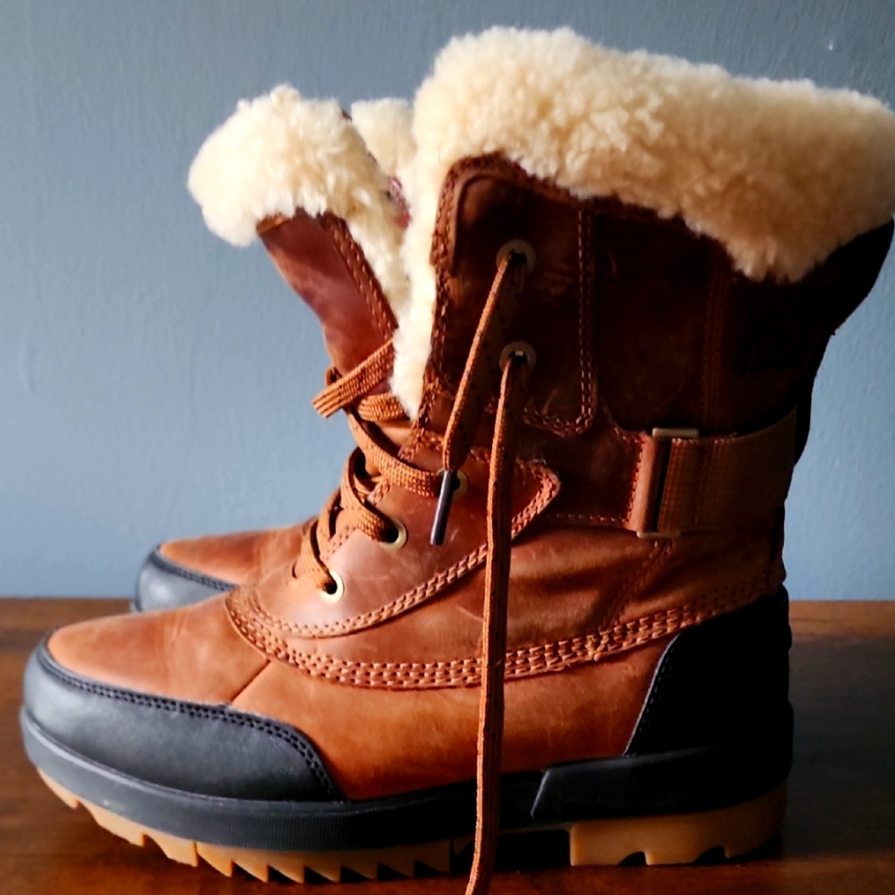Sorel Womens Brown and Black Winter Boots